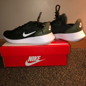 Nike Hakata Casual Shoe